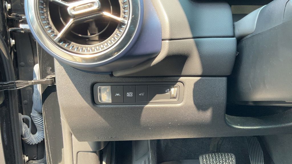 Certified 2024 Chevrolet Equinox EV LT FWD image 30
