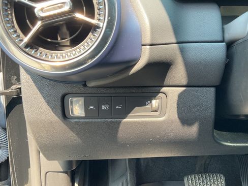 Used 2024 Chevrolet Equinox EV LT FWD image 30