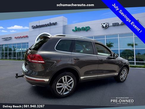 Used 2016 Volkswagen Touareg Sport AWD/4WD image 7