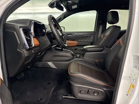 Used 2025 GMC Canyon AT4 w/ Nightfall Edition image 24