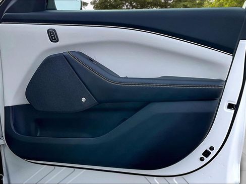 Certified 2022 Ford Mustang Mach-E Premium image 31