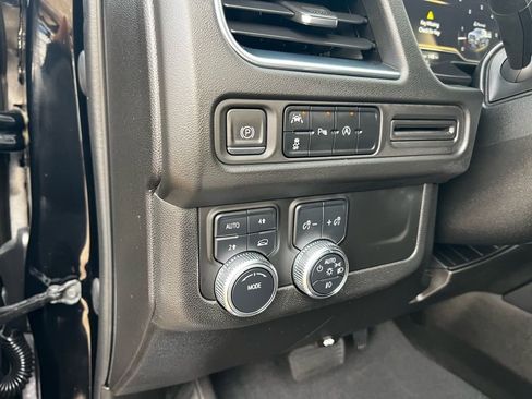 Used 2023 GMC Yukon SLT image 30