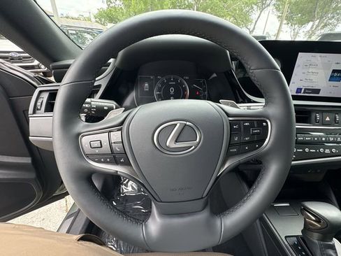 Used 2023 Lexus ES 350 w/ Premium Package FWD image 14
