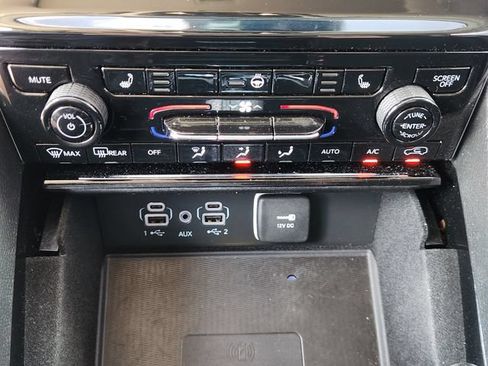 Used 2022 Jeep Grand Cherokee Laredo w/ Luxury Tech Group I AWD/4WD image 18
