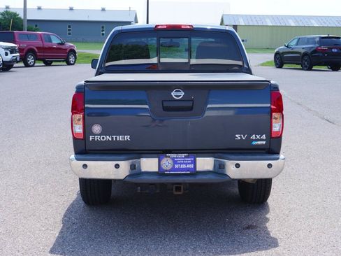 Used 2017 Nissan Frontier SV w/ SV Value Truck Package AWD/4WD image 4