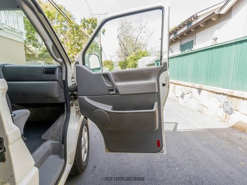 Used 2003 Volkswagen Eurovan MV image 37