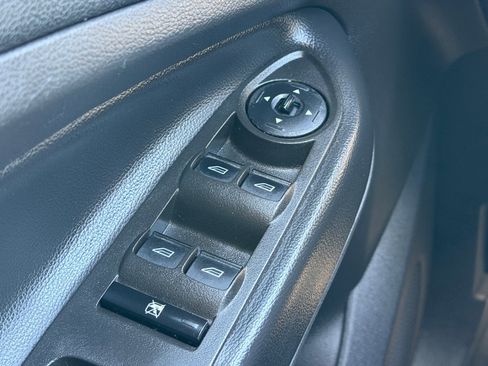 Used 2018 Ford Escape SE FWD image 25