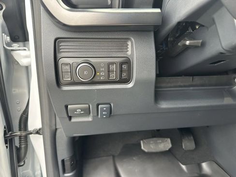 Used 2026 Ford F250 Lariat w/ FX4 Off-Road Package image 4