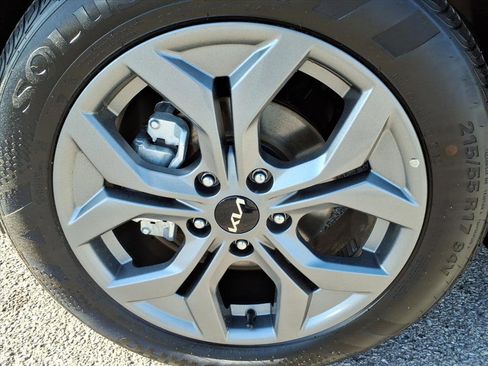 Used 2026 Kia Seltos LX FWD image 11