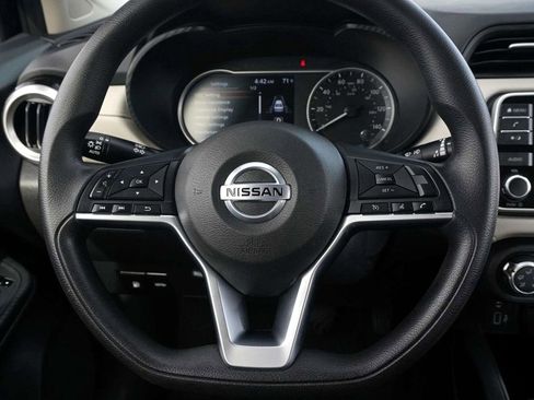 Used 2021 Nissan Versa SV image 21