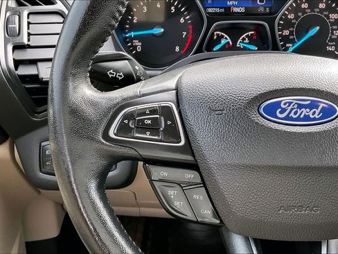 Used 2019 Ford Escape SEL image 23