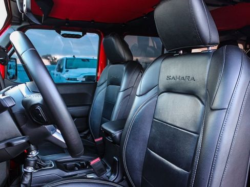 Used 2021 Jeep Wrangler Unlimited Sahara image 18
