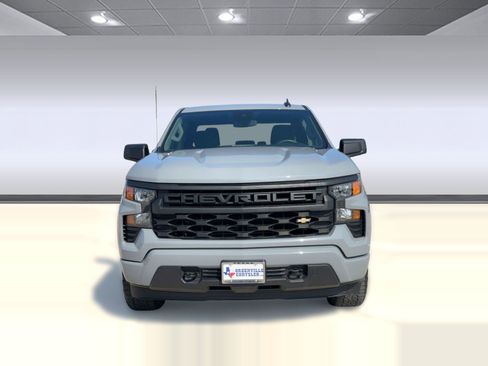 Used 2025 Chevrolet Silverado 1500 Custom image 6