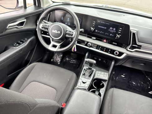 Used 2024 Kia Sportage LX FWD image 13