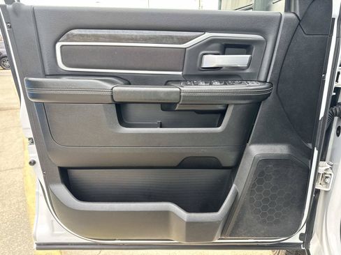 Used 2024 RAM 2500 Big Horn AWD/4WD image 18