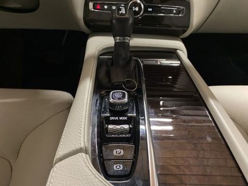 Used 2018 Volvo XC90 T6 Momentum w/ Convenience Package AWD/4WD image 54
