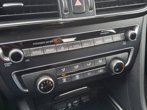 Used 2020 Kia Optima LX image 31