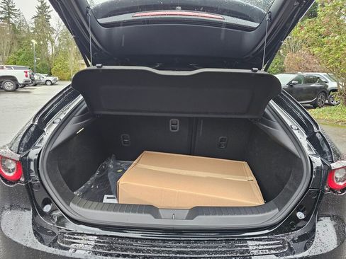 New 2026 MAZDA MAZDA3 Hatchback w/Premium Plus Pkg image 27