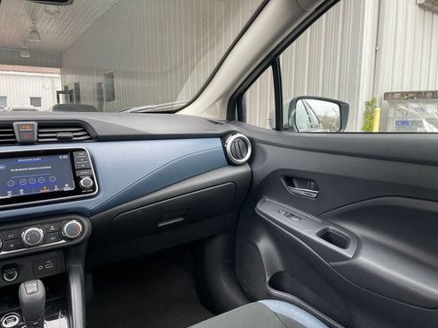 Used 2025 Nissan Versa SV image 33