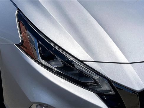 Used 2020 Nissan Altima 2.5 SR w/ Premium Package FWD image 34