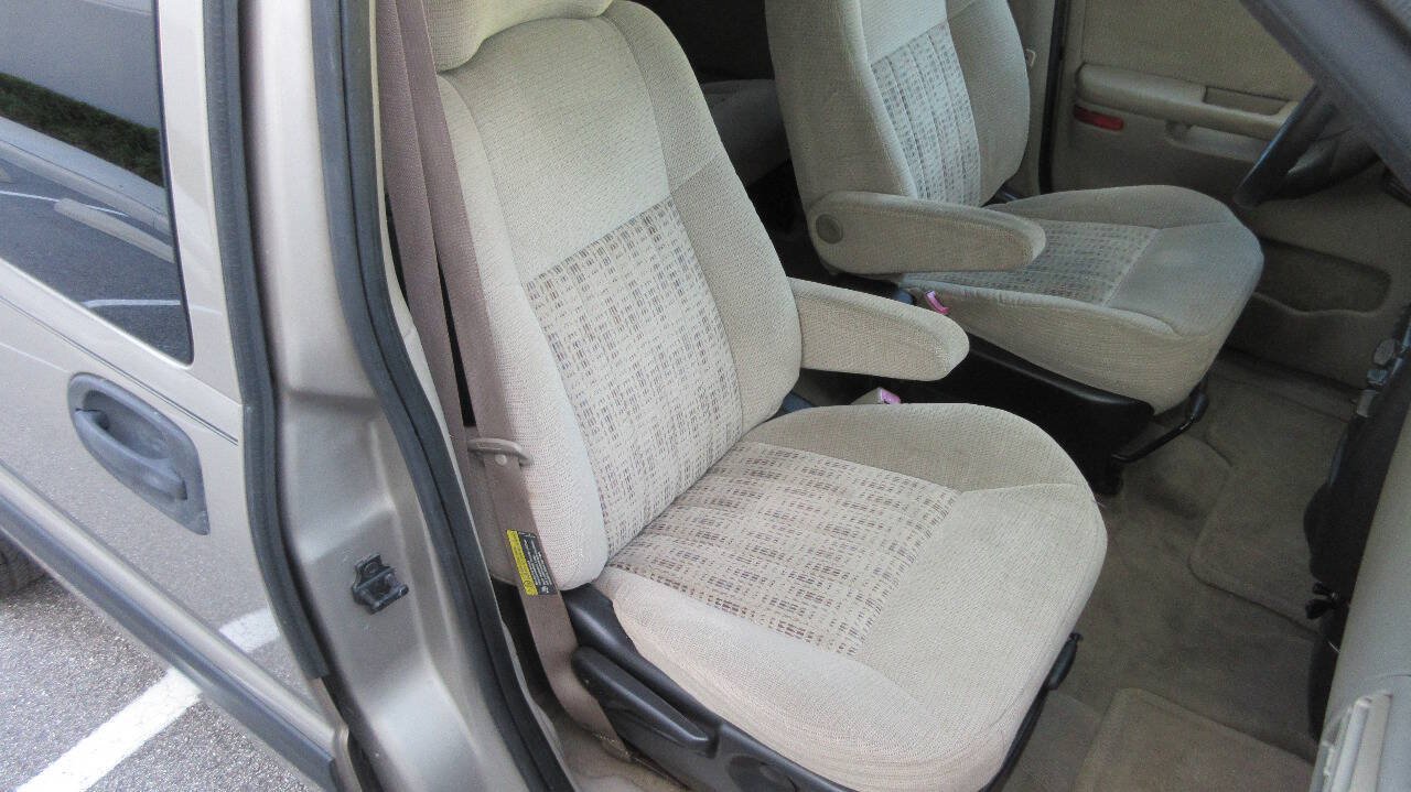 Used 2002 Chevrolet Venture Plus FWD image 26