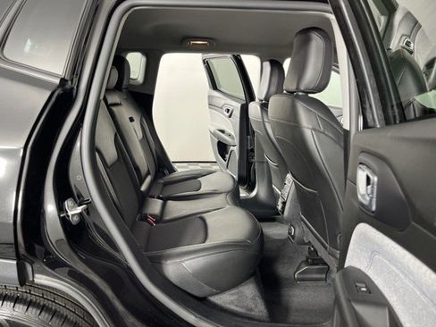 Used 2022 Jeep Compass Latitude FWD image 42