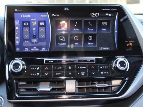 Used 2022 Toyota Highlander Limited image 21