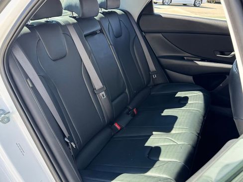 Used 2025 Hyundai Elantra Limited image 33