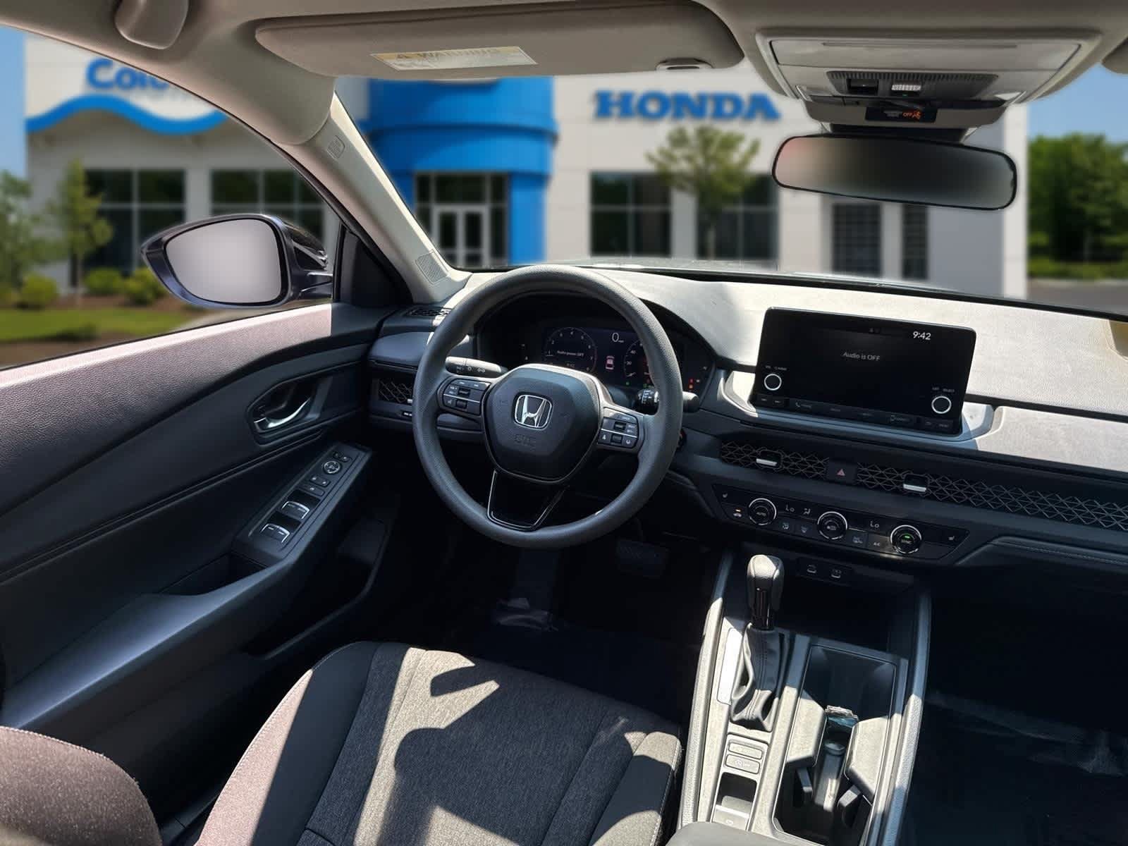 Used 2025 Honda Accord SE image 32
