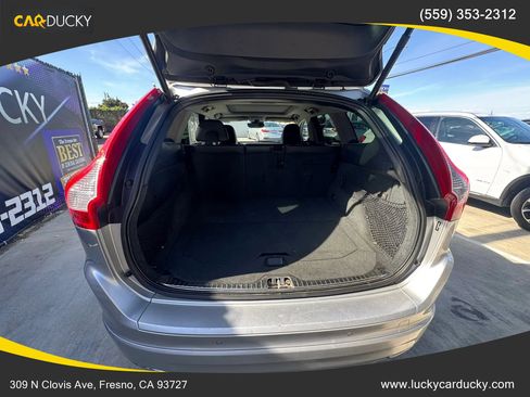 Used 2016 Volvo XC60 T5 Premier w/ Proximity Package FWD image 24
