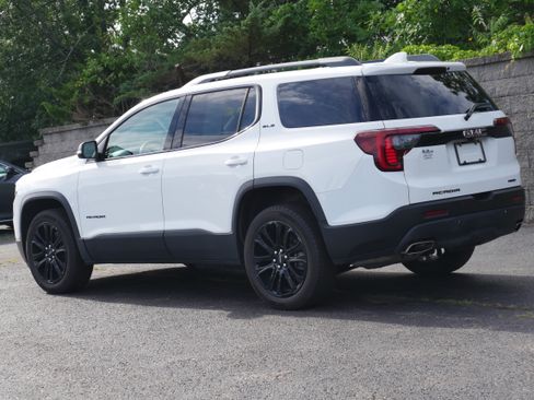 Certified 2023 GMC Acadia SLE w/ Driver Convenience Package AWD/4WD image 4