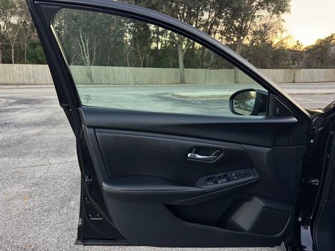 Used 2024 Nissan Sentra SV image 33