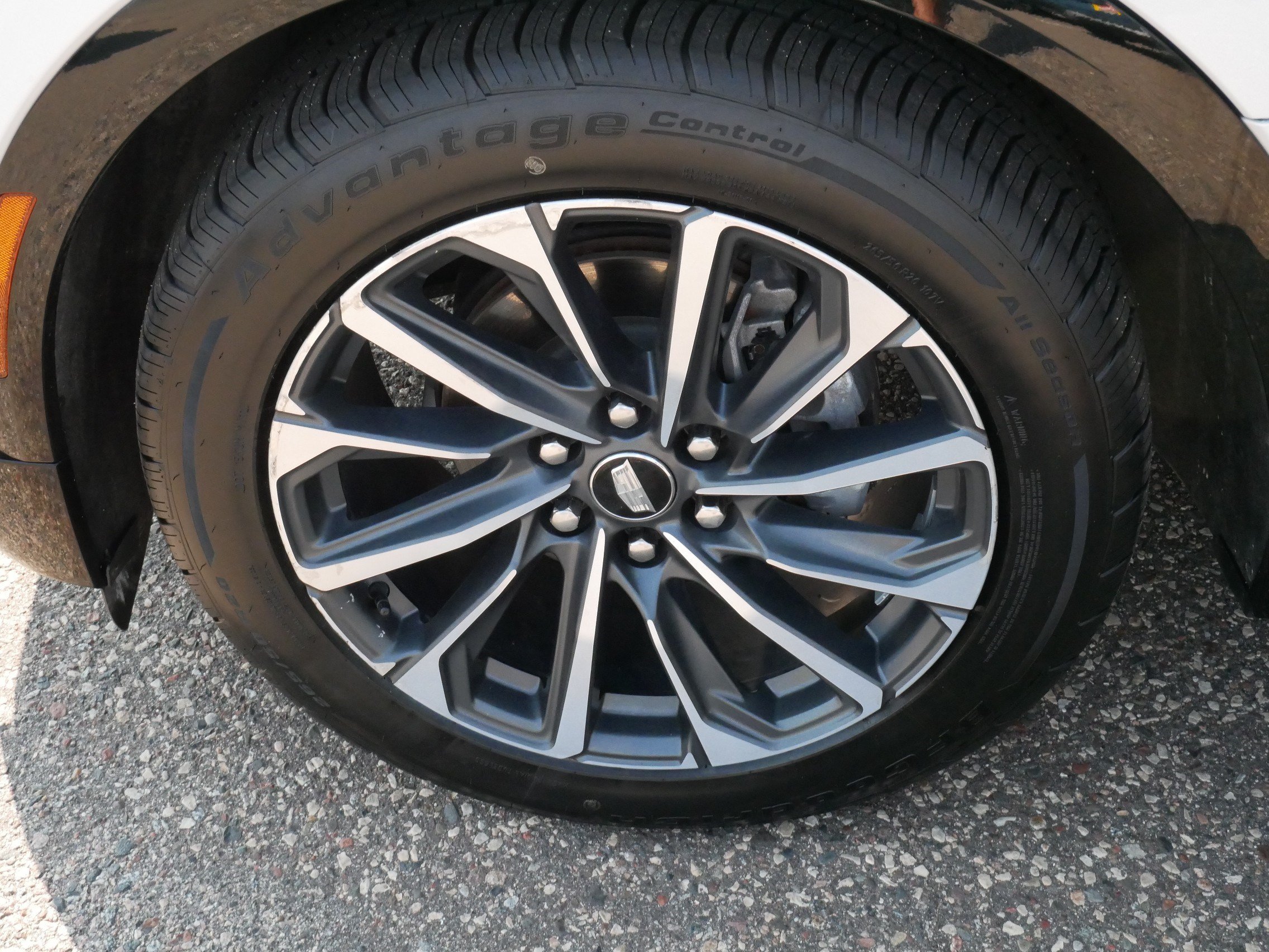 Used 2024 Cadillac Lyriq Sport RWD image 15