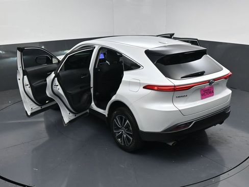 Used 2023 Toyota Venza LE image 20