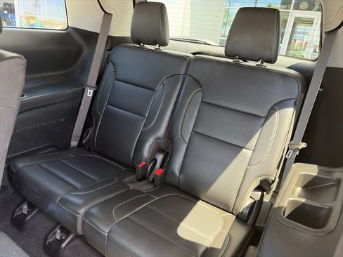 Used 2023 GMC Acadia SLT AWD/4WD image 11
