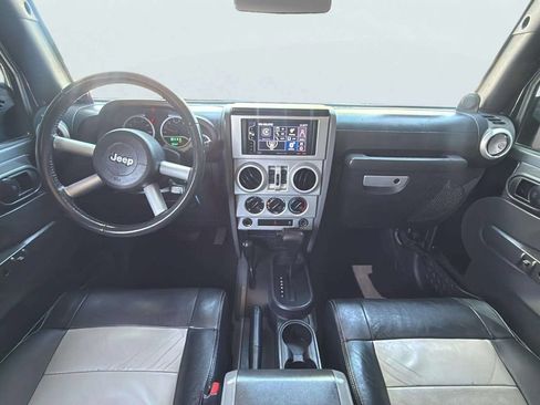 Used 2010 Jeep Wrangler Unlimited Sahara w/ Limited Group AWD/4WD image 11