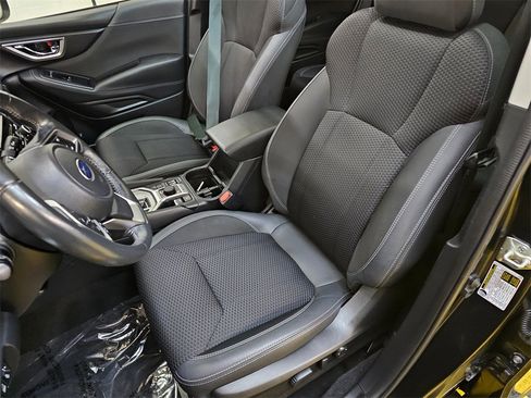 Used 2022 Subaru Forester Premium image 22
