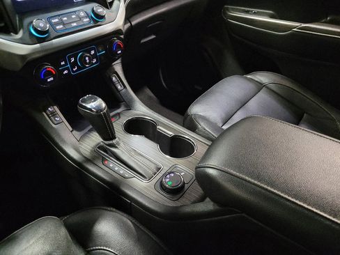 Used 2019 GMC Acadia SLT AWD/4WD image 26