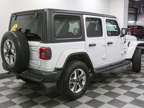Used 2022 Jeep Wrangler Unlimited Sahara w/ LED Lighting Group AWD/4WD image 10