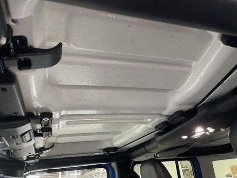Used 2021 Jeep Wrangler Unlimited Sahara w/ Cold Weather Group AWD/4WD image 22