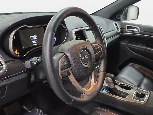 Used 2017 Jeep Grand Cherokee Limited AWD/4WD image 14