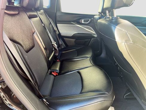 Used 2025 Jeep Compass Latitude w/ Sun & Sound Group image 25