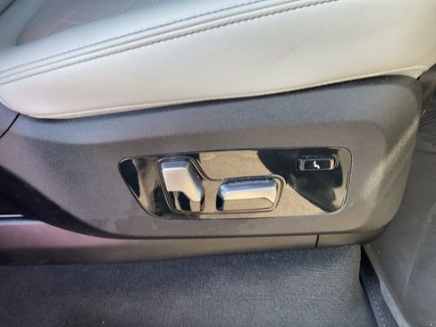 Used 2023 BMW X7 xDrive40i w/ Dynamic Handling Package image 65