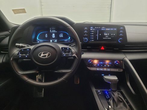 Used 2025 Hyundai Elantra Sport FWD image 22