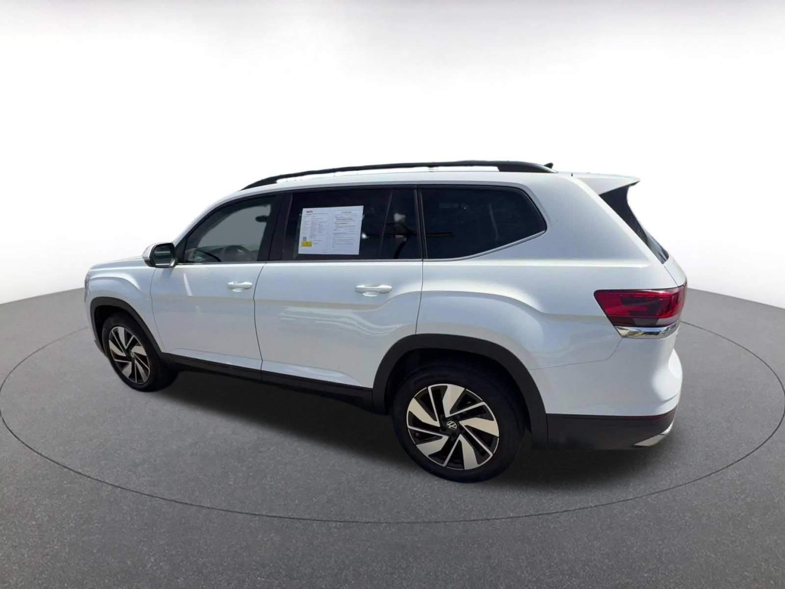 Used 2026 Volkswagen Atlas SE FWD image 9