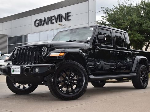 Used 2022 Jeep Gladiator Overland AWD/4WD image 2