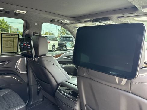 Used 2023 Cadillac Escalade Sport Platinum AWD/4WD image 16