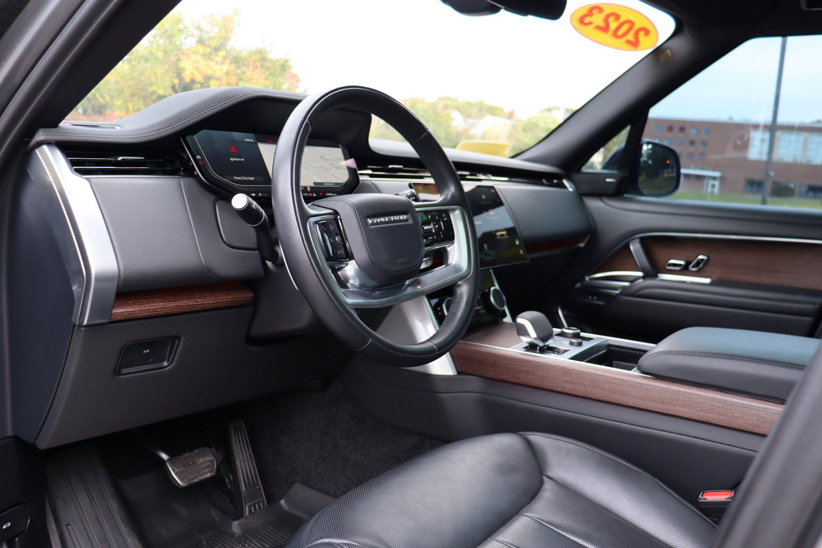 Used 2023 Land Rover Range Rover SE AWD/4WD image 10