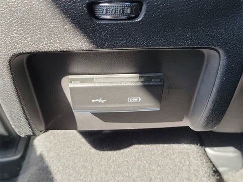 Used 2020 Jeep Cherokee Latitude Plus image 17