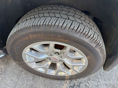 Used 2019 GMC Yukon SLE image 8